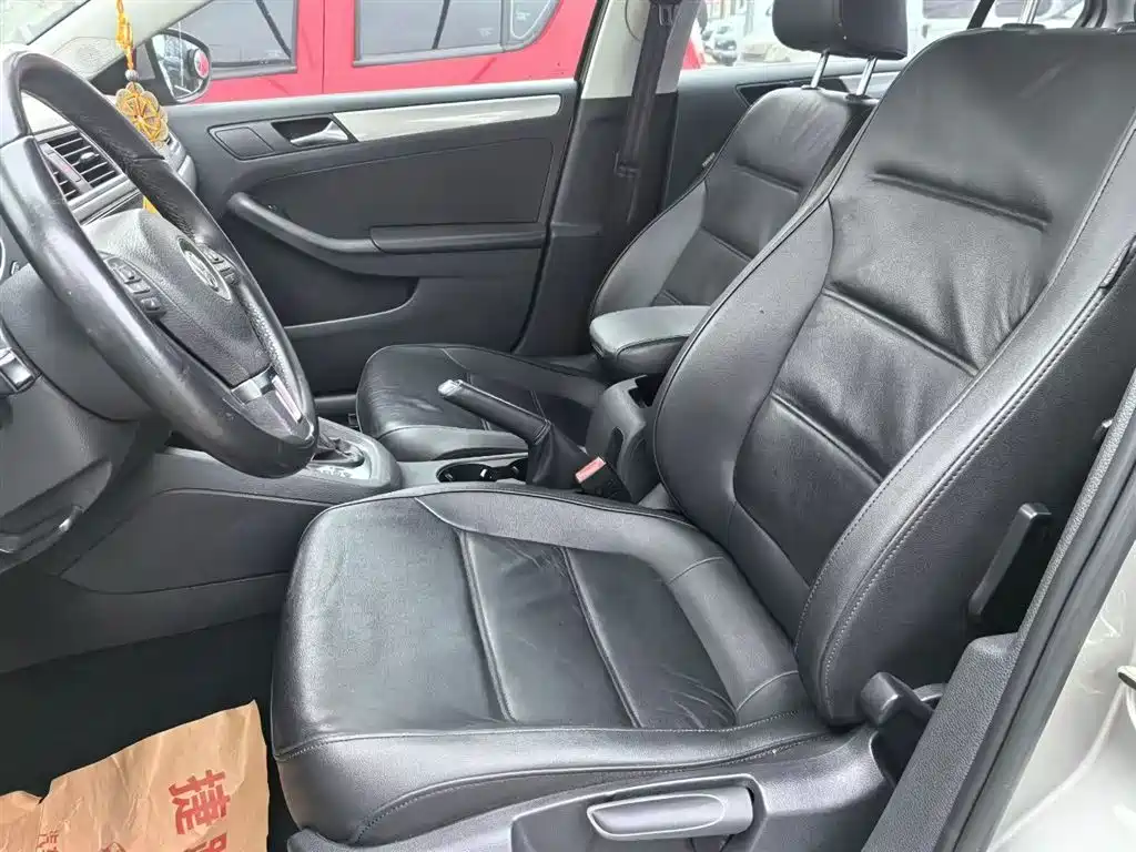 Volkswagen Sagitar 2012 1.4TSI Automatic Luxury фото 5