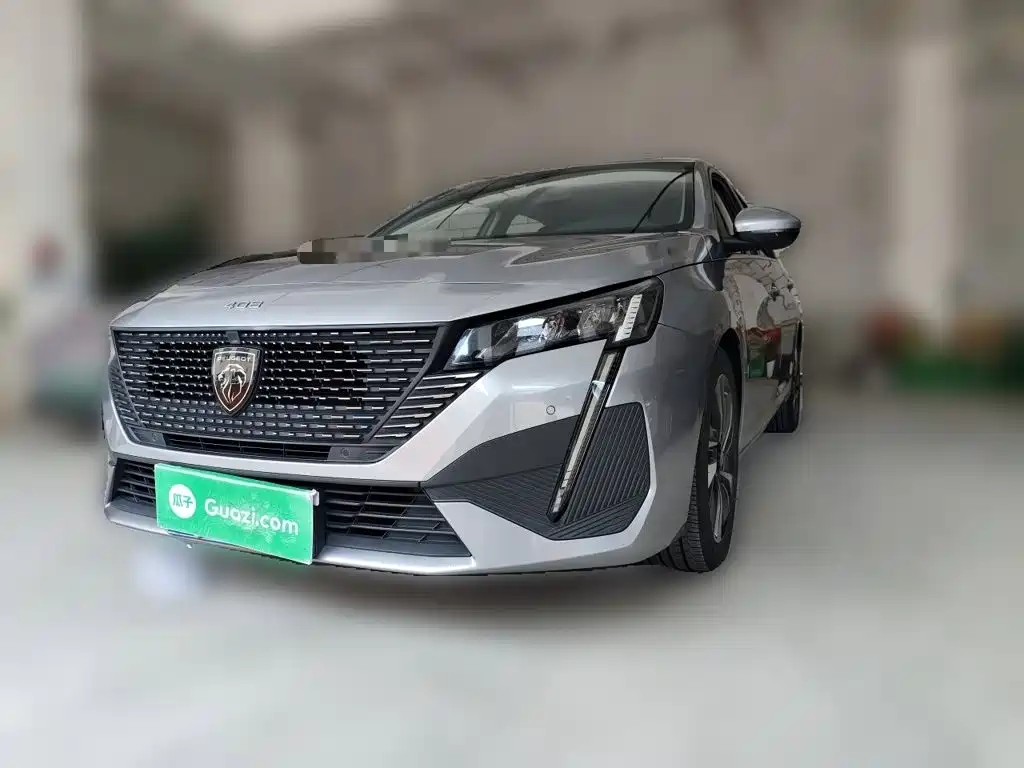 Peugeot 408 2022 1.6T Light Chaser Edition