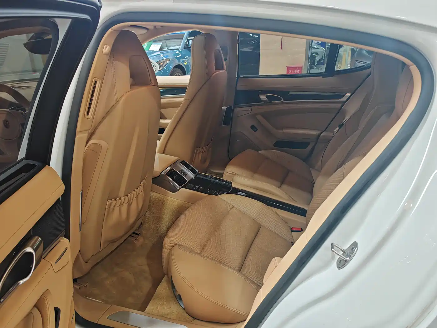 Porsche Panamera 2016 Panamera 4 Edition 3.0T фото 5