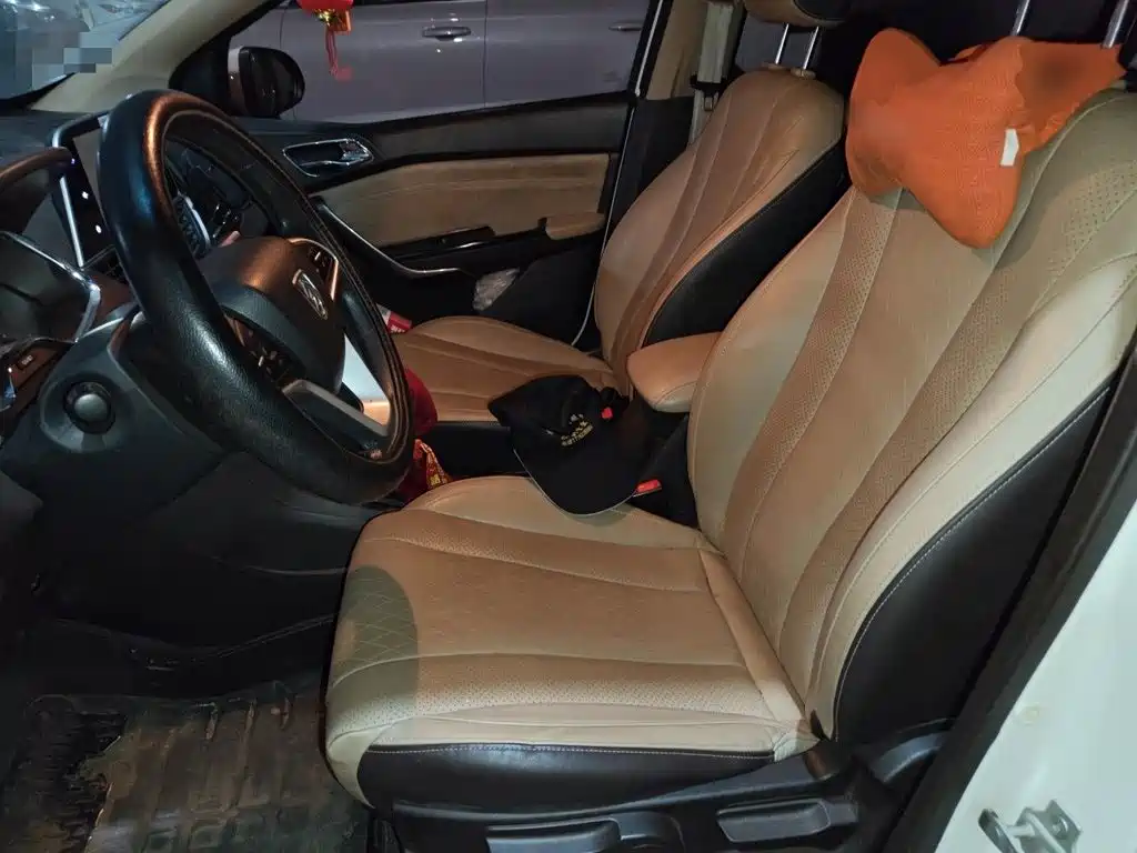 Baojun 310W 2017 2017 1.5L Manual Fashion Edition (China V)