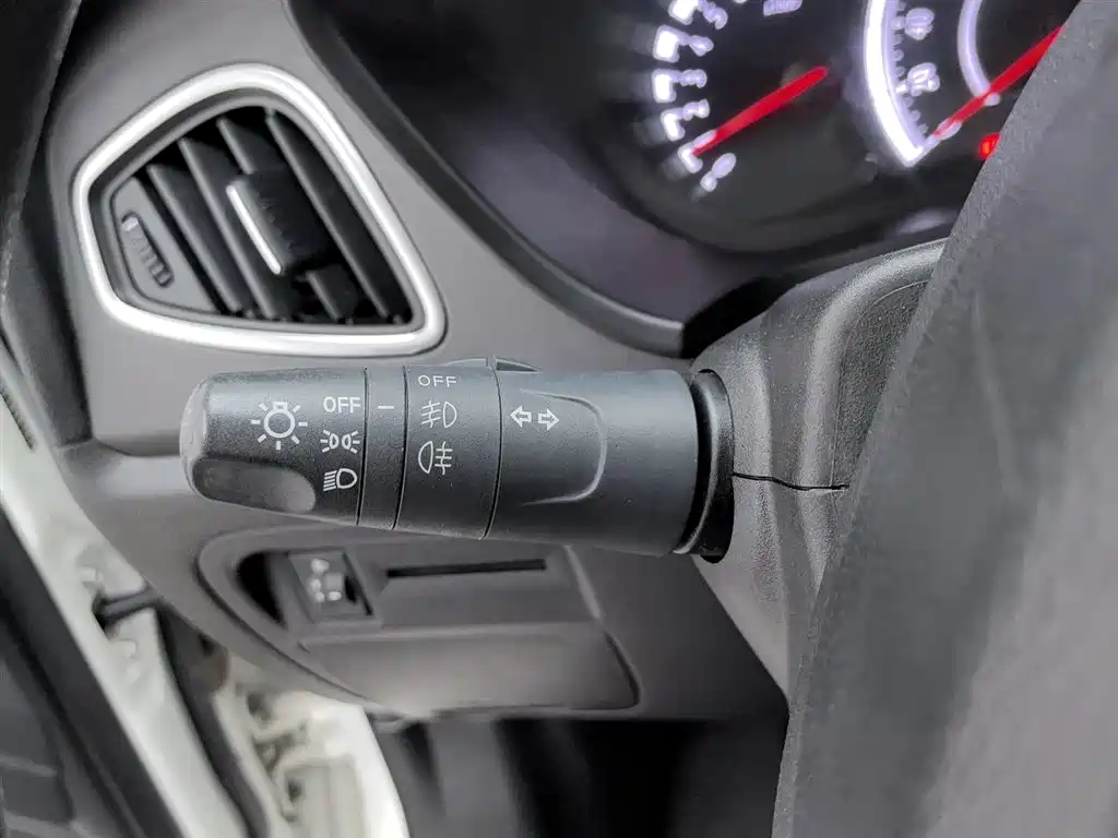 GAC Trumpchi Trumpchi GA3S Vision 2014 1.6L Manual Elite Edition фото 21