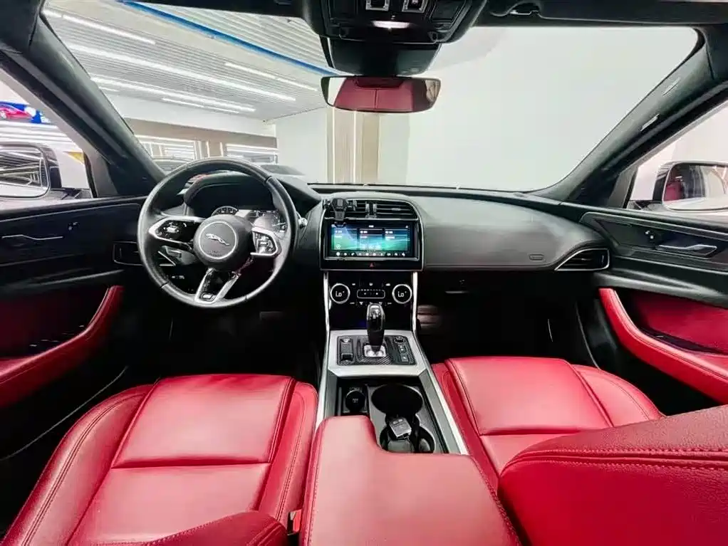 Jaguar XEL 2020 2.0T 200PS R-DYNAMIC S Progressive Sport Edition фото 4