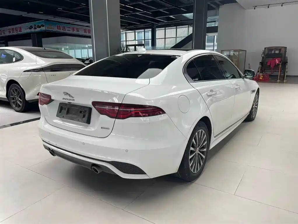 Jaguar XEL 2020 2.0T 200PS R-DYNAMIC Youth Sport Edition фото 9