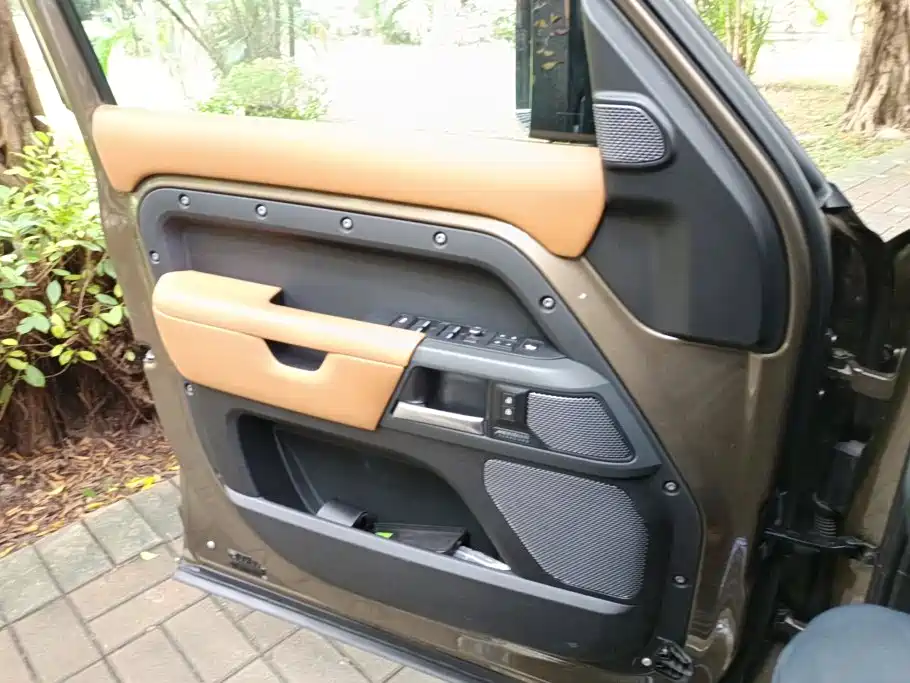 صورة 7 - Land Rover Defender