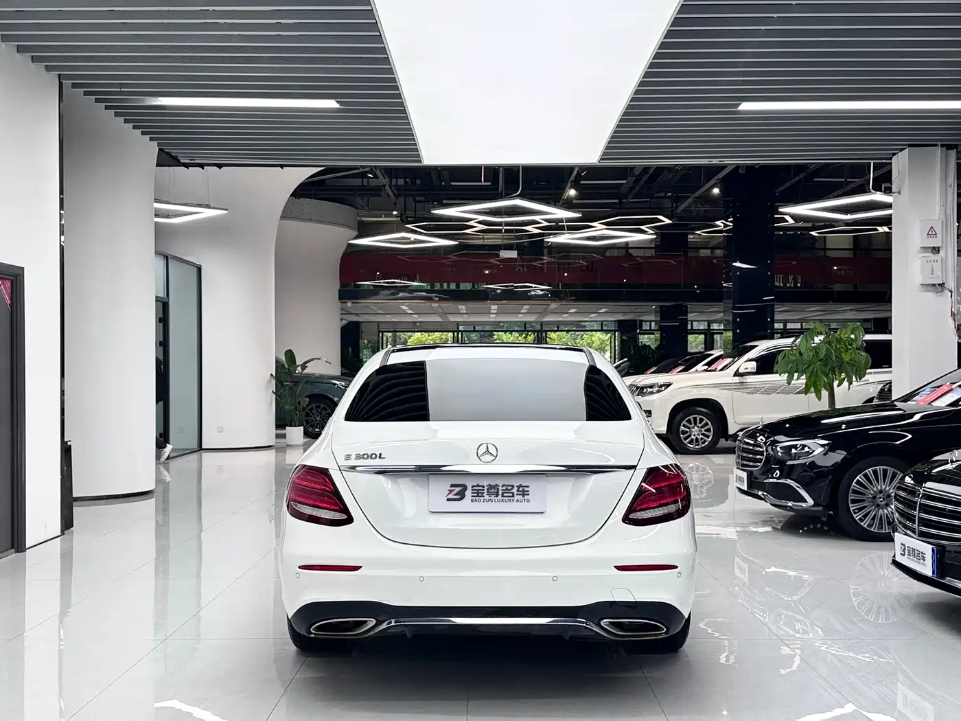 Mercedes-Benz E-Class 2018 E 200 L Sport фото 16