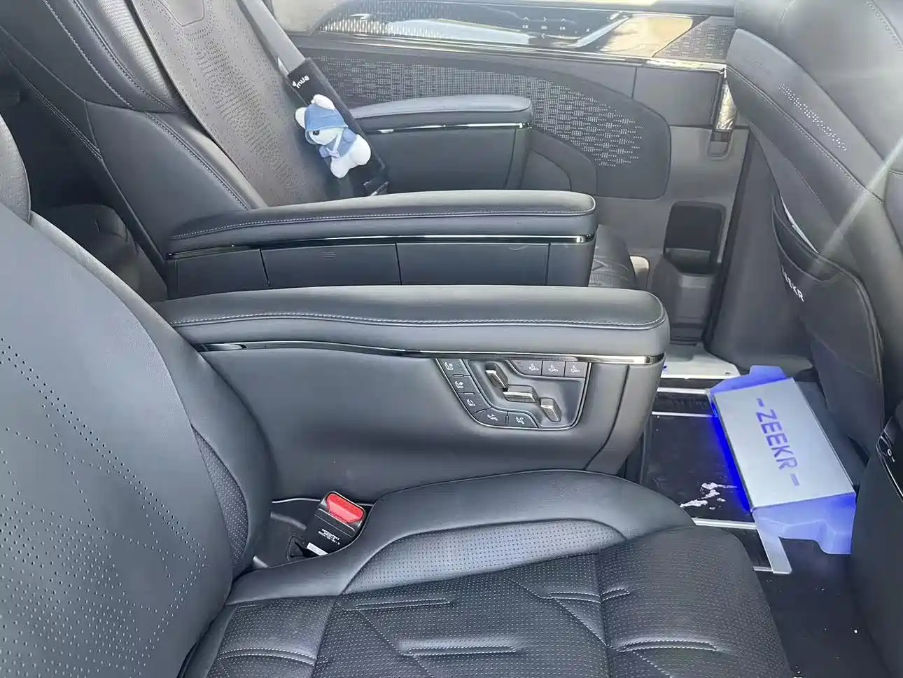 ZEEKR EXTREME KRYPTON 009