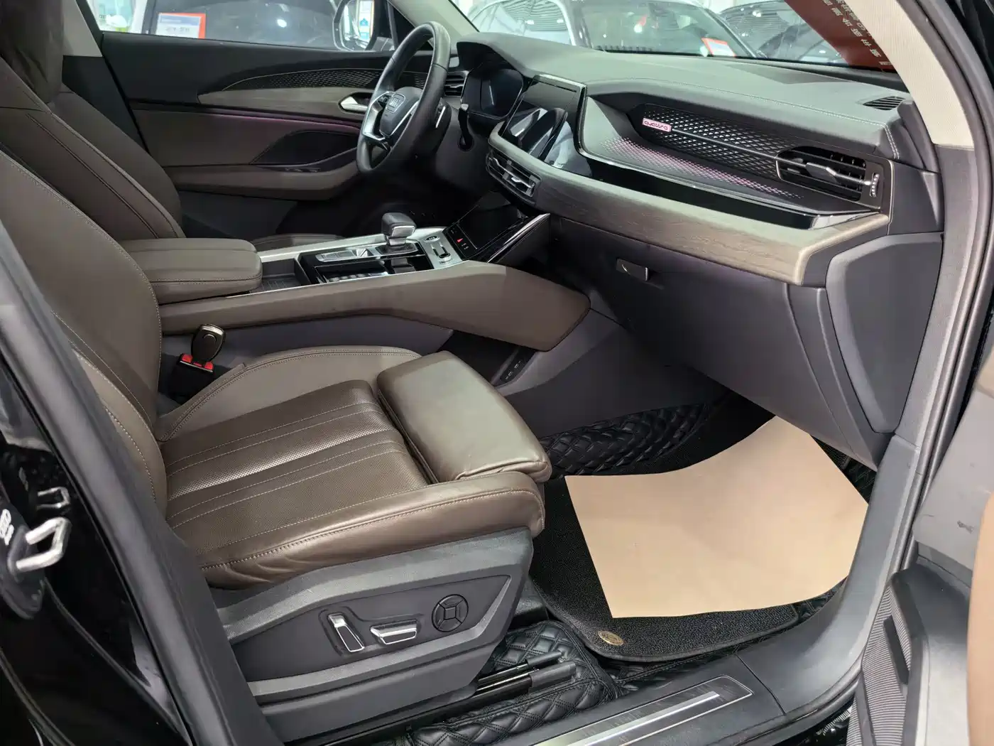Audi Q6 2024 45 TFSI quattro Qi Yun Yu Lin Package 7-seater фото 9