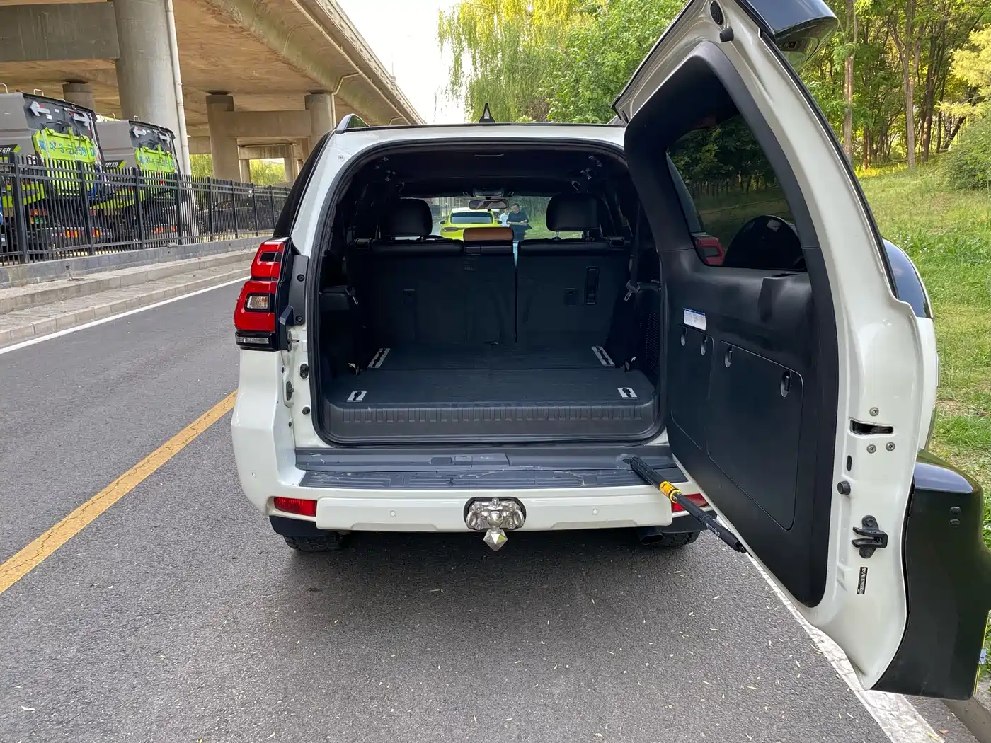 Toyota Prado 2018 3.5L Automatic TX-L Rear-mounted Spare Tire фото 23