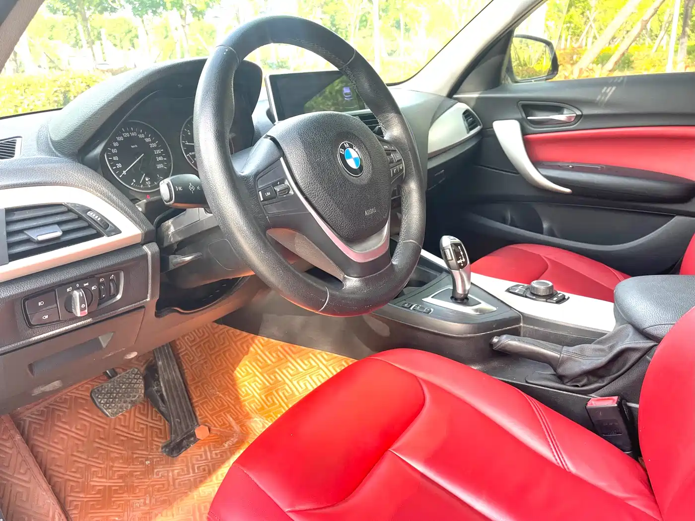 BMW 1 Series (Import) 2015 118i Leading фото 19