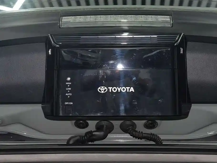 Toyota RAV4 Rongfang 2020 2.0L CVT 4WD Premium Edition фото 19