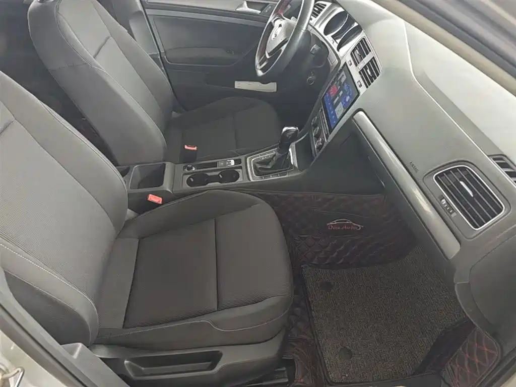 Volkswagen Golf 2015 1.6L Automatic Fashion фото 25