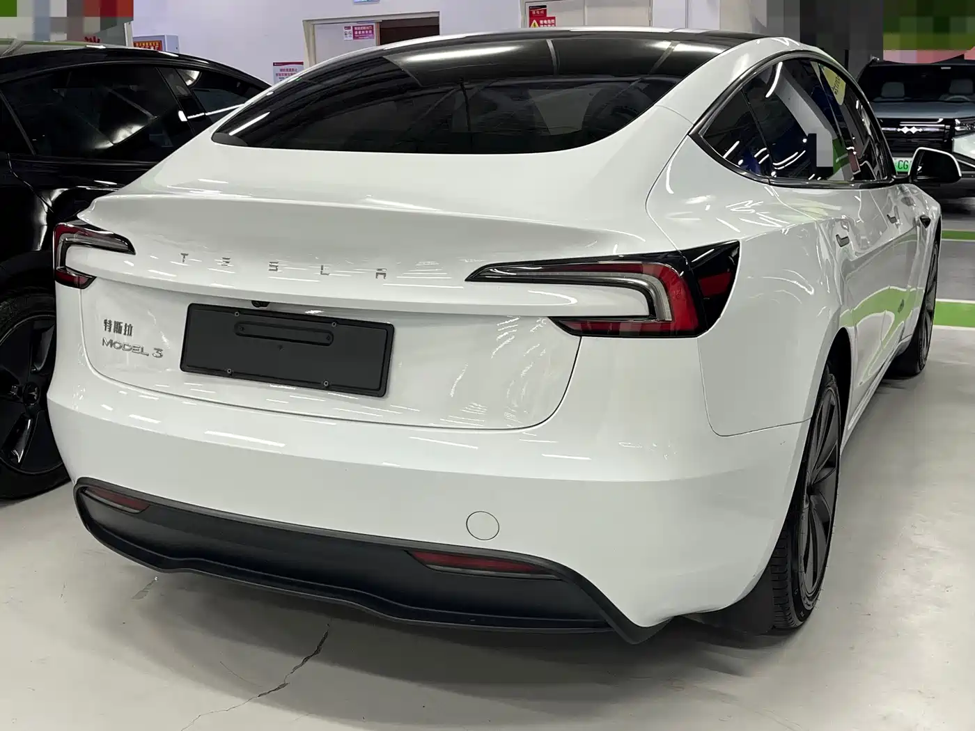 TESLA MODEL 3