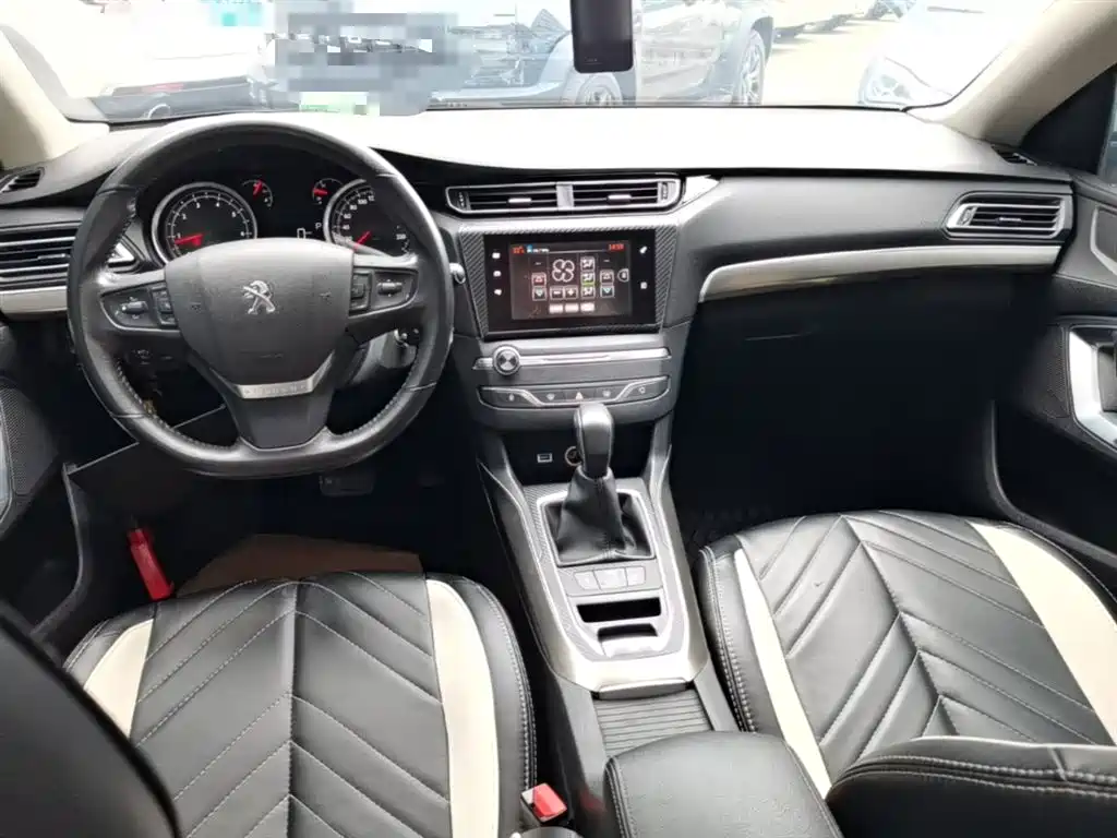 Peugeot 408 2015 Model 1.2T Automatic Luxury Edition фото 10