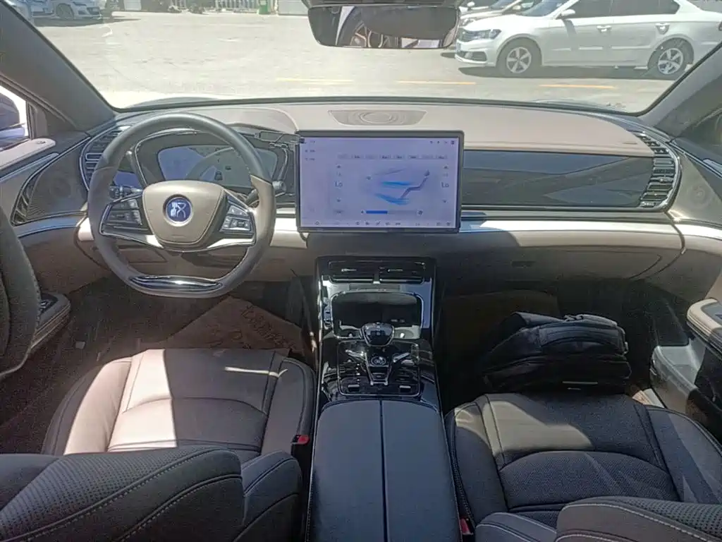 BYD Han 2023 DM-i Champion Edition 121KM Elite фото 6