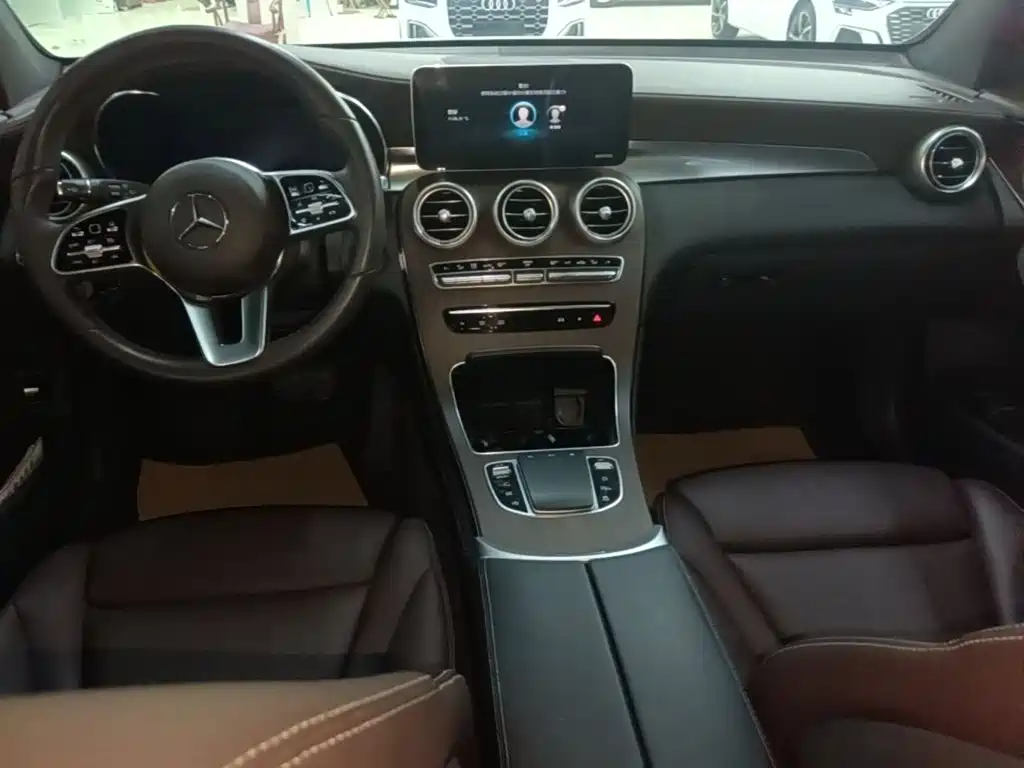 Фото 10 - Mercedes-Benz GLC