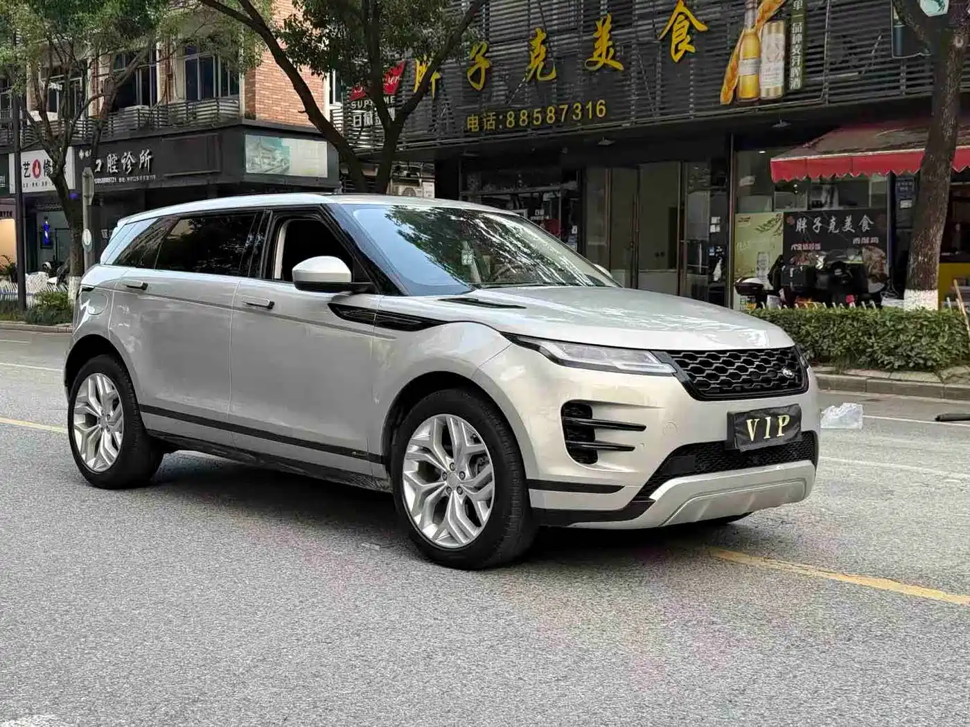 Land Rover Range Rover Evoque 2023 Range Rover Evoque L 200PS Elite Edition фото 2