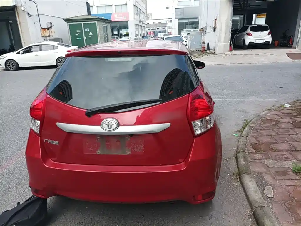 Toyota YARiS L Zhi Xuan 2015 1.5E Auto Charming Edition фото 6