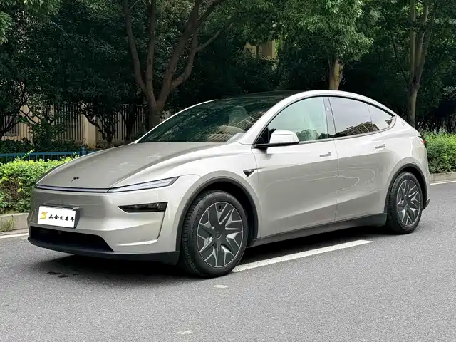 Tesla Model Y L 2025 Facelift Long Range AWD