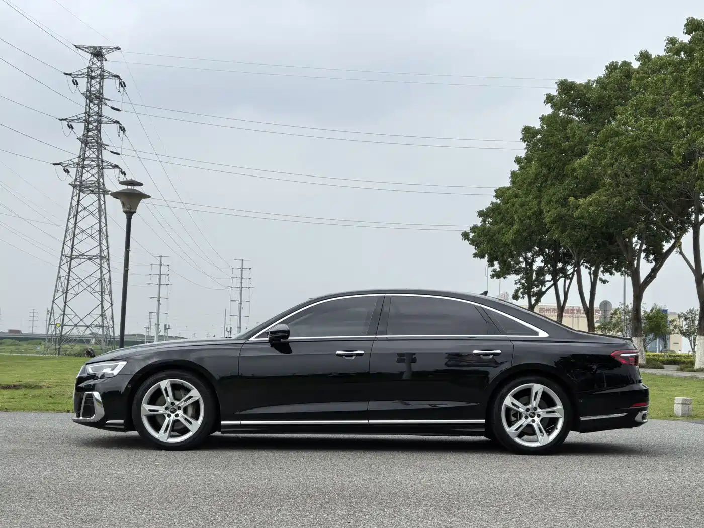Audi A8 2023 A8L 50 TFSI quattro Exclusive фото 5