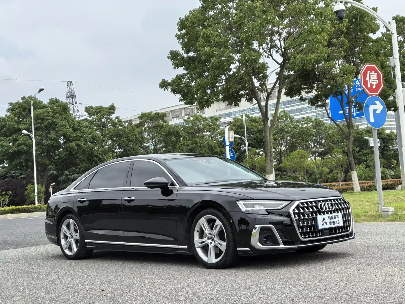 Audi A8 2023 A8L 50 TFSI quattro Exclusive фото 3