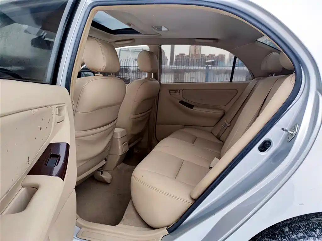 Toyota Corolla 2013 1.6L Automatic Luxury фото 10