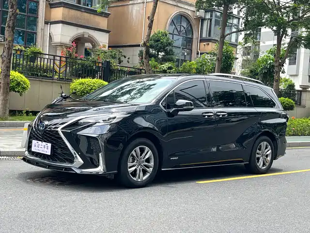 Toyota Sienna 2021 2.5L Hybrid Luxury Edition