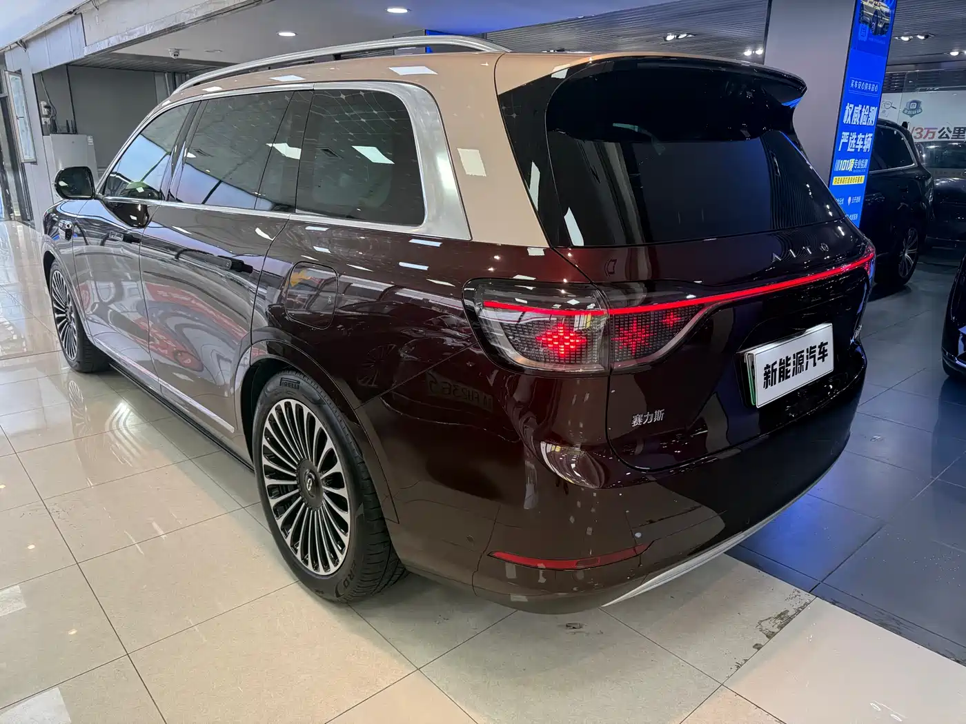 AITO Wenjie AITO M9 2025 Extended Range Ultra 52kWh 6-Seater фото 12