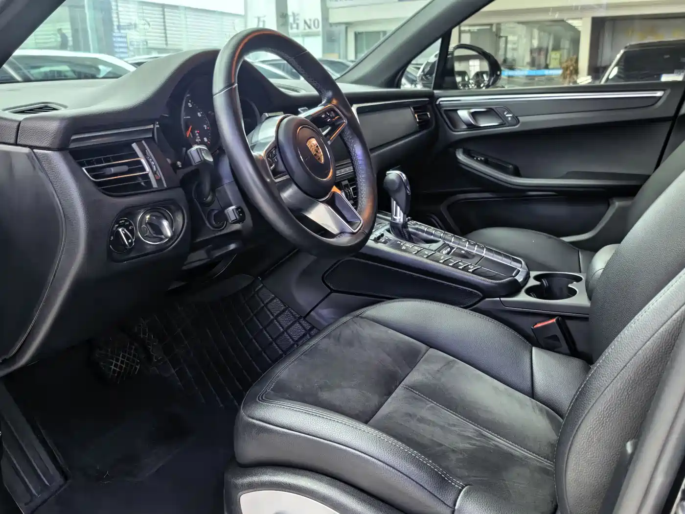 Porsche Macan 2018 Macan 2.0T фото 5