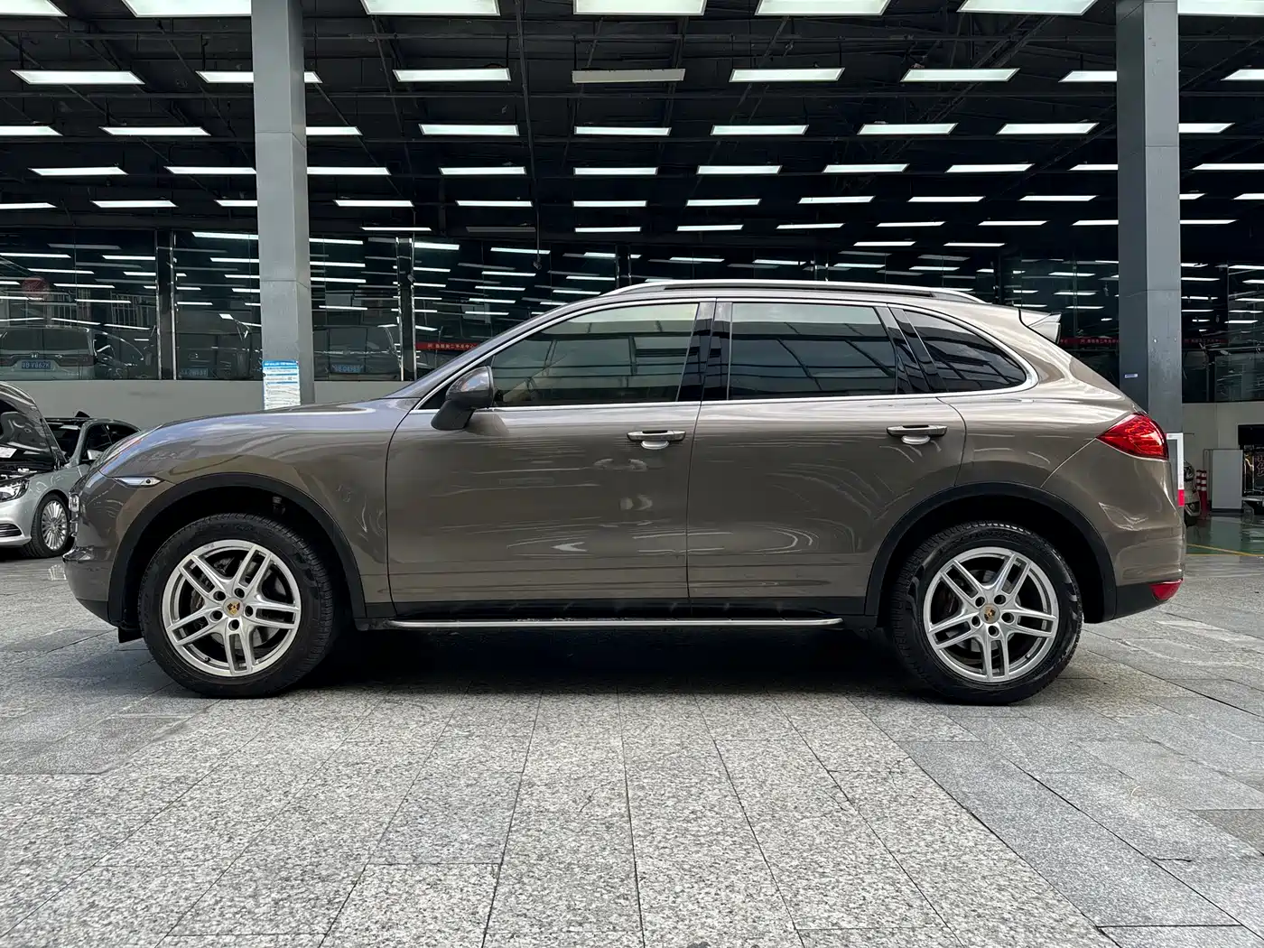 Porsche Cayenne 2011 Cayenne 3.0T фото 17