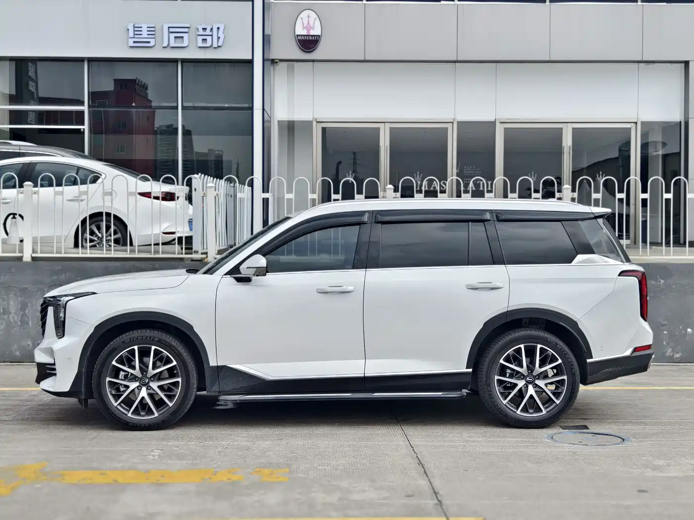 GAC Trumpchi Trumpchi GS8 2022 Pilot Series 2.0TGDI 2WD Premium Edition (7-Seater) фото 3