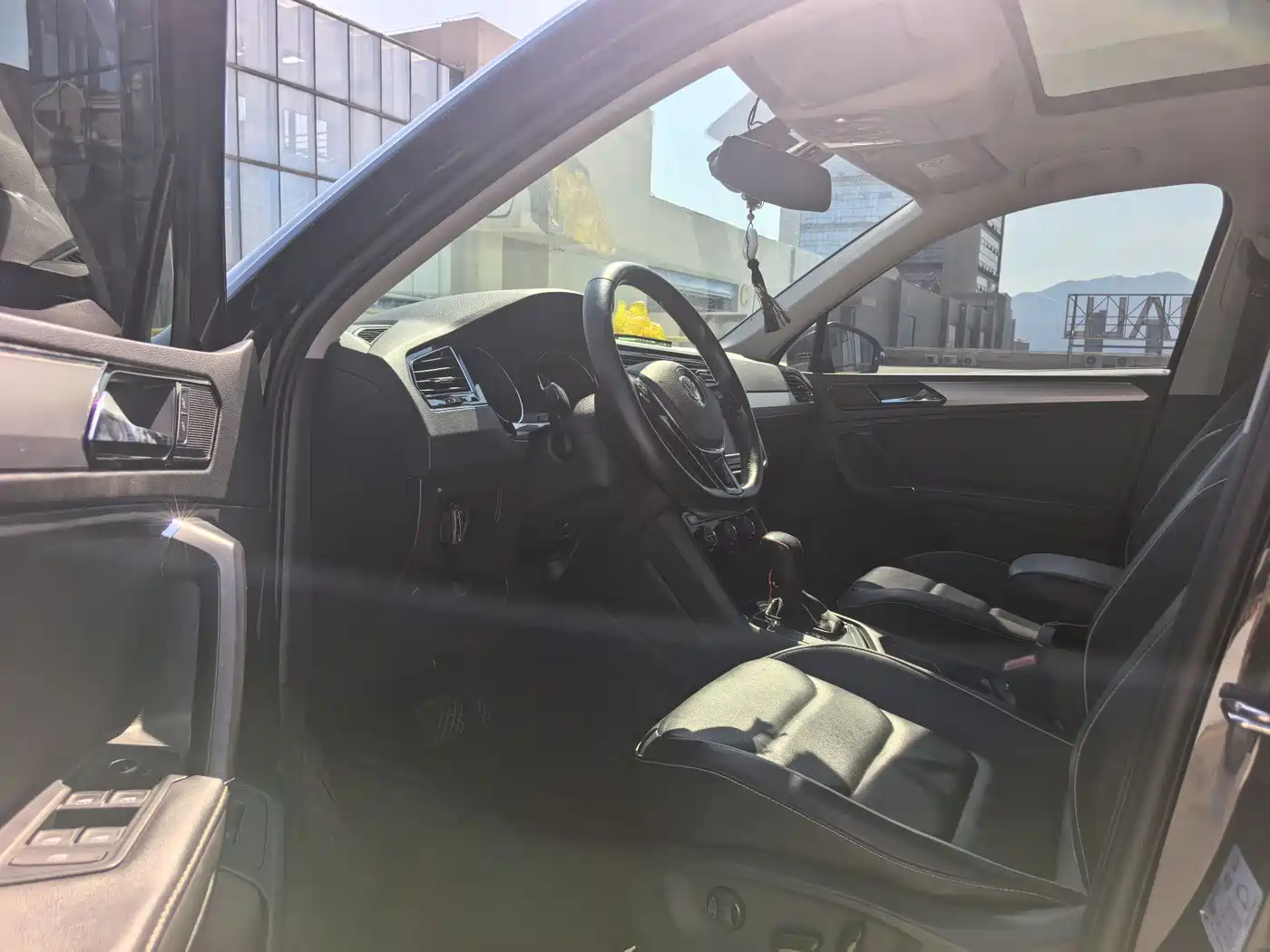 Volkswagen Tiguan L 2017 330TSI Automatic 2WD Flagship Edition фото 7