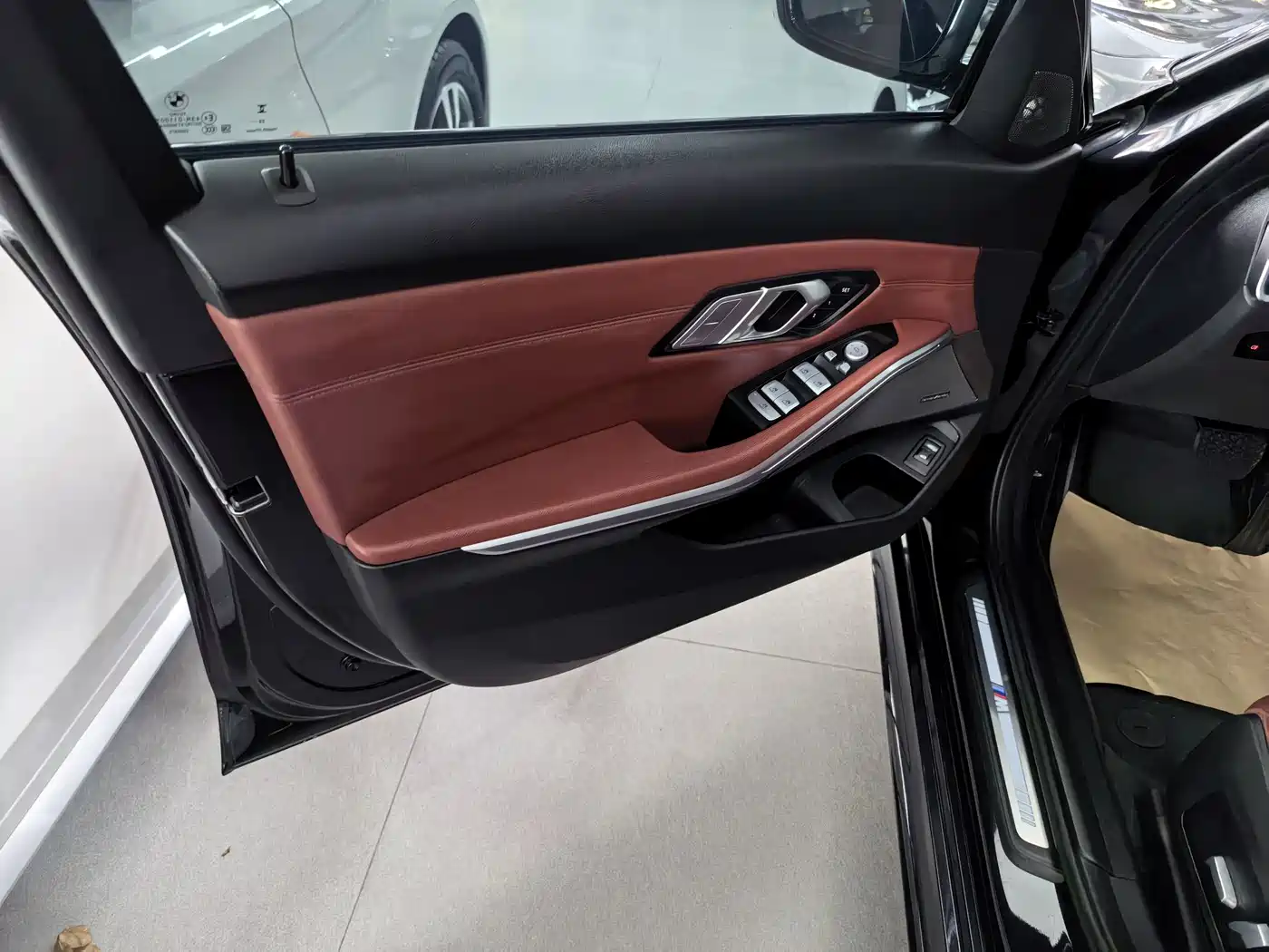 BMW 3 Series 2022 325Li M Sport Shadow Edition фото 7