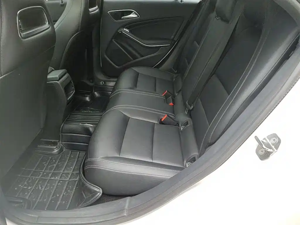 Mercedes-Benz CLA (Import) 2018 CLA 200 Dynamic Edition фото 17