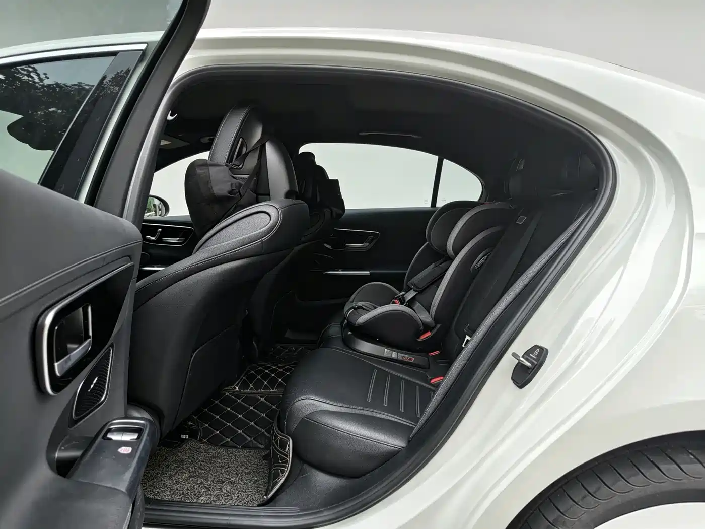 Mercedes-Benz C-Class 2023 C 260 L Sport фото 11