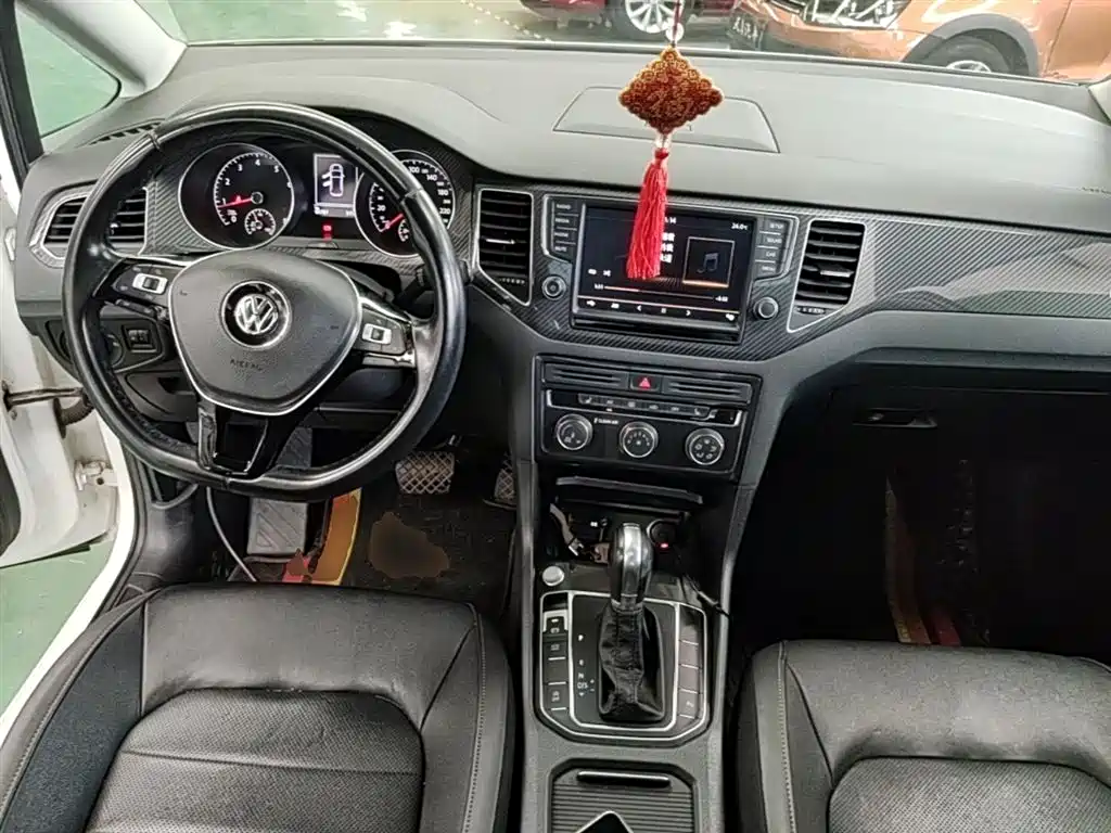 Volkswagen Golf Sportsvan 2016 280TSI Automatic Luxury фото 10