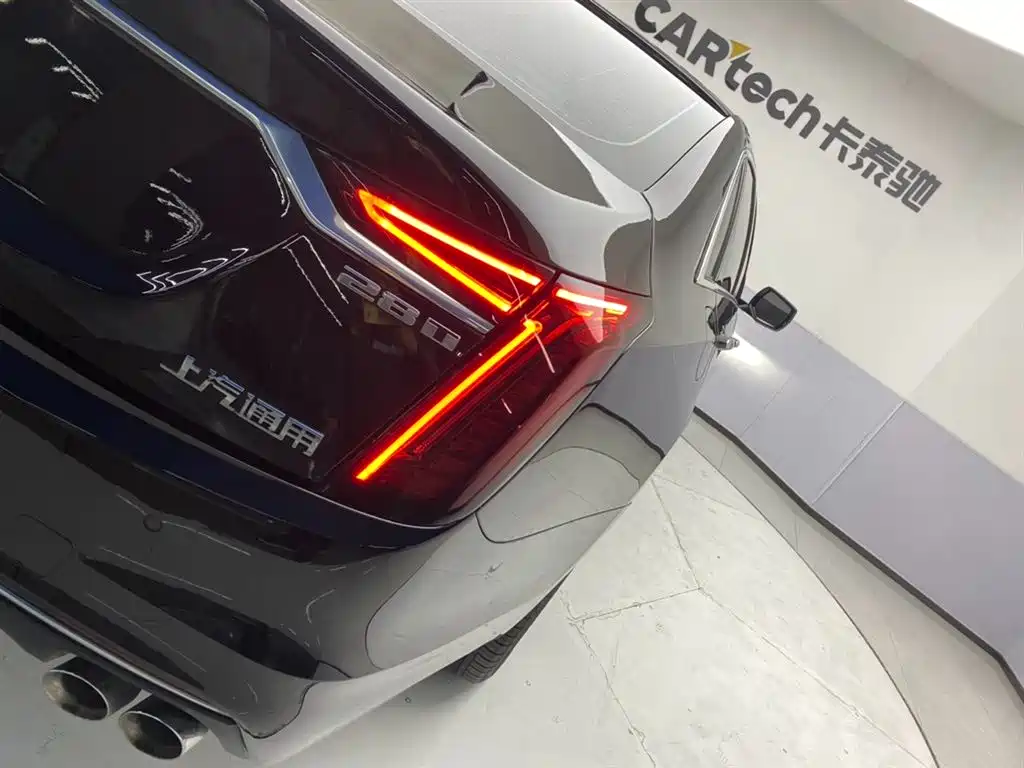 CADILLAC CT6