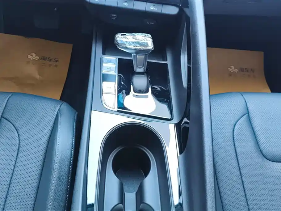 Hyundai Elantra 2023 1.5L CVT GLX Elite Edition фото 16