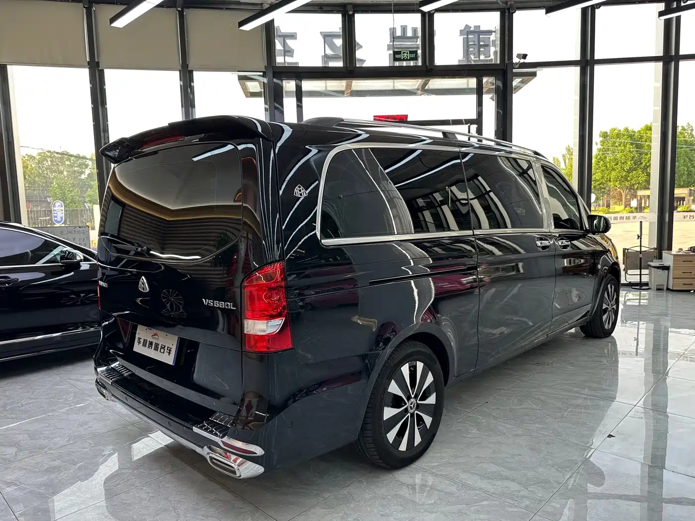Mercedes-Benz Vito 2023 2.0T Business 7-Seater фото 27