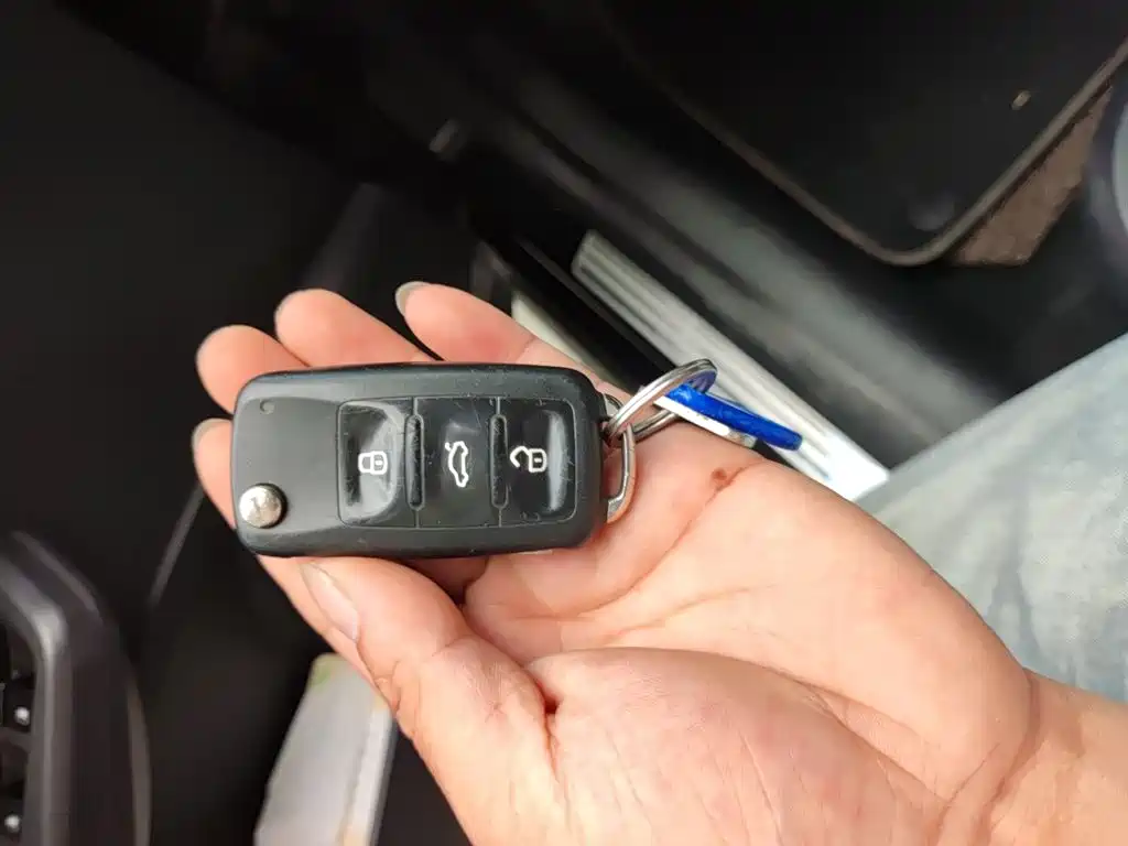 Volkswagen Lavida 2015 1.6L Automatic Comfort Edition фото 12