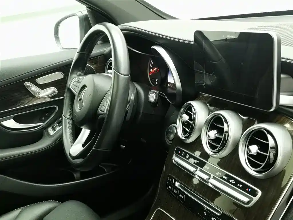 Mercedes-Benz GLC 2016 GLC 260 4MATIC Luxury фото 22
