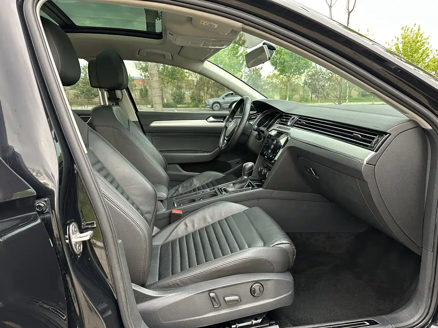 Volkswagen Magotan 2018 330TSI DSG Leading фото 10