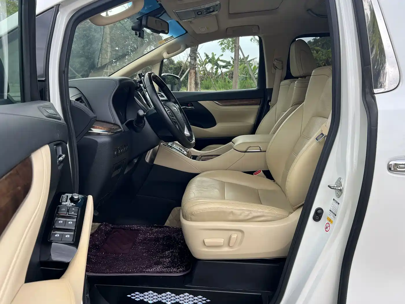 Toyota Alphard 2015 3.5L Premium Edition фото 5