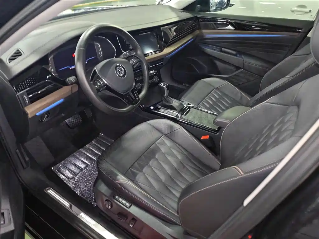 Volkswagen Passat 2019 Model 330TSI Luxury Edition China V фото 12