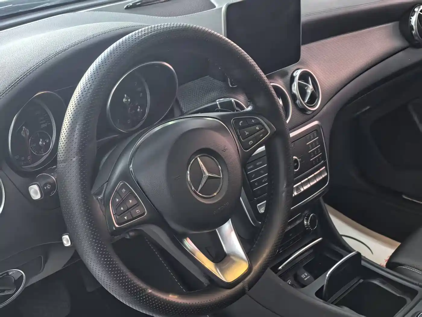 Mercedes-Benz GLA 2018 GLA 220 4MATIC Sport фото 9