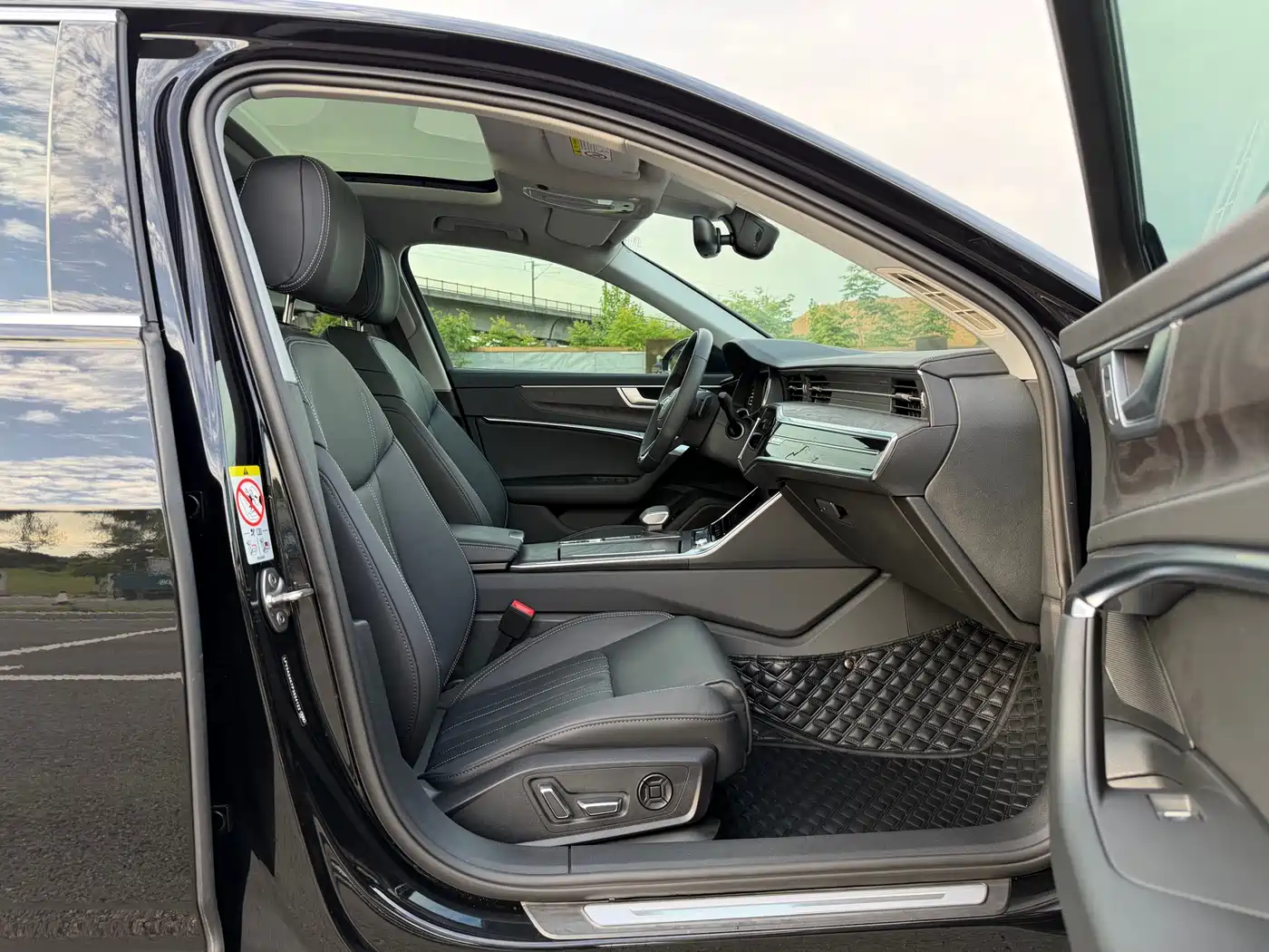 Audi A6L 2023 45 TFSI quattro Premium Elegance фото 17