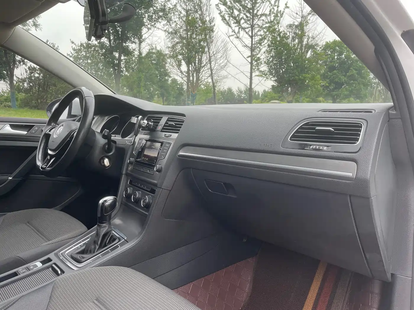 Volkswagen Golf 2016 1.6L Automatic Comfort фото 11