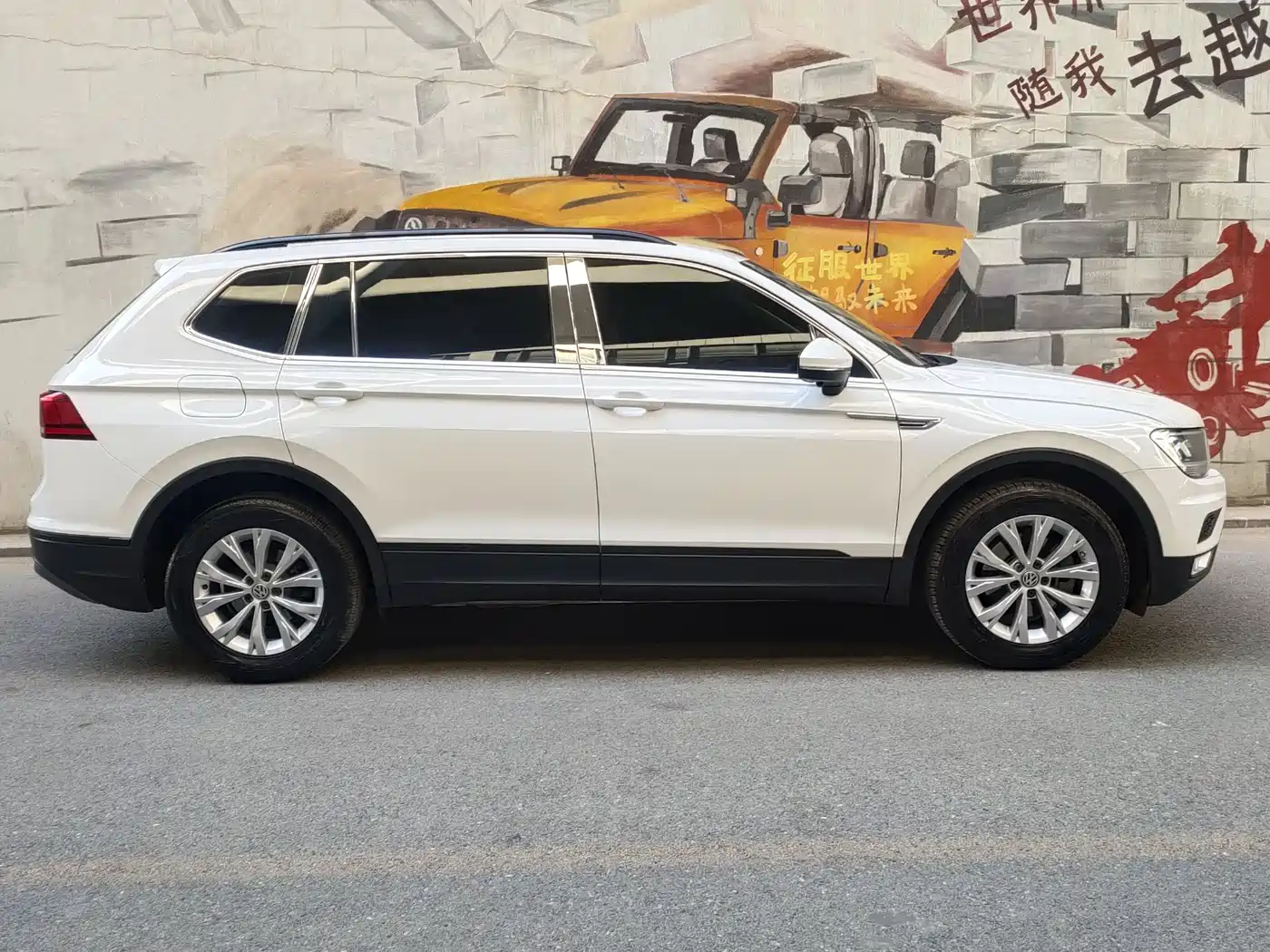 Volkswagen Tiguan L 2017 330TSI Automatic 2WD Trend Edition фото 6
