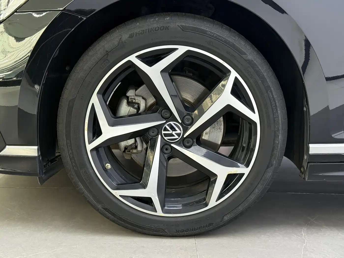 Volkswagen Magotan 2023 Model 2 Million Commemorative Edition 330TSI DSG Luxury фото 7