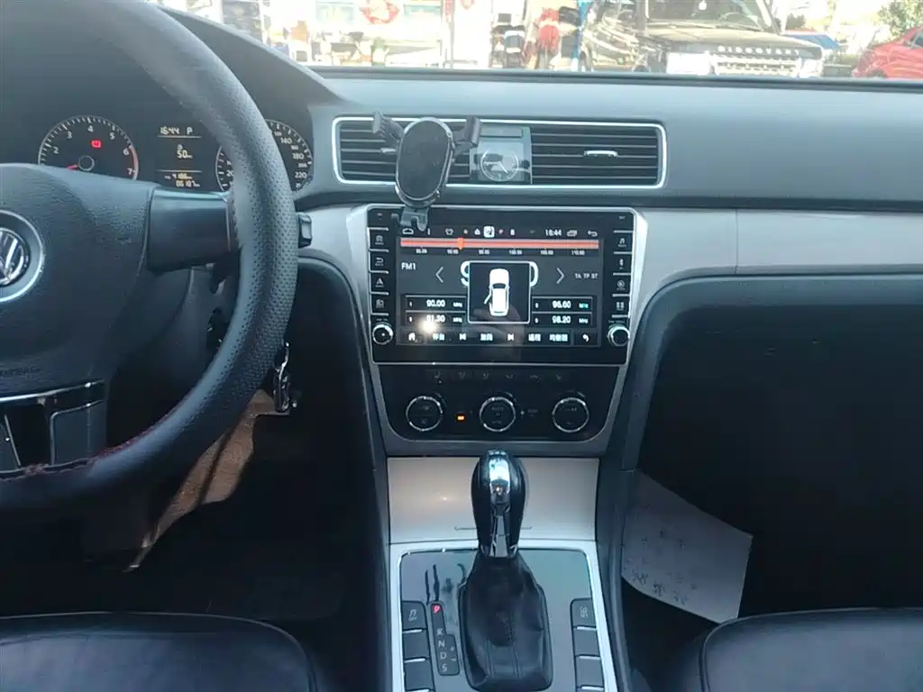 Volkswagen Passat 2014 1.8TSI DSG Luxury Edition фото 13