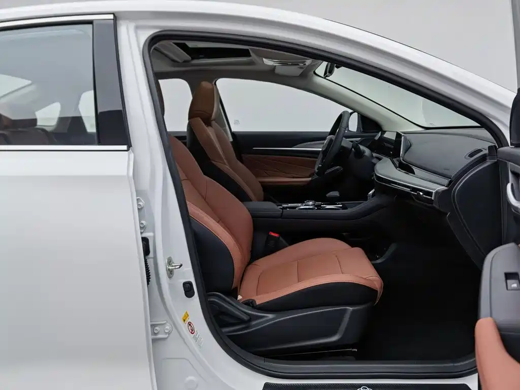Photo 23 - Changan Eado